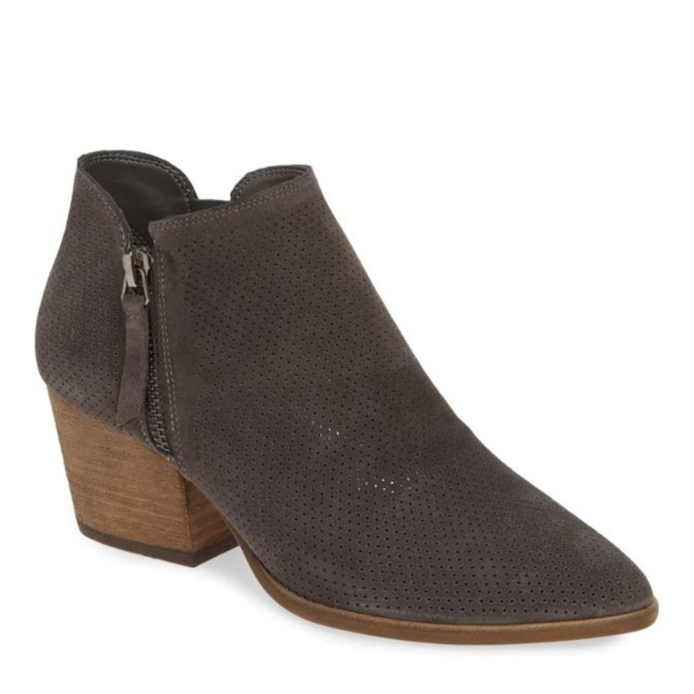 NWOT Vince Camuto Nethera Perforated Bootie Gray Sz 7.5